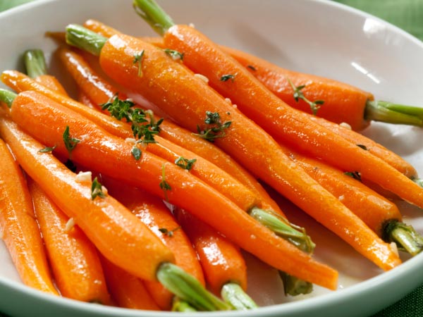 Cà rốt: Cà rốt rất giàu hợp chất niacin, có tác dụng chống lại bệnh tâm thần phân liệt và xử lý các rối loạn tâm thần khác. Bổ sung cà rốt vào những bữa ăn hàng ngày sẽ làm giảm các triệu chứng của bệnh.