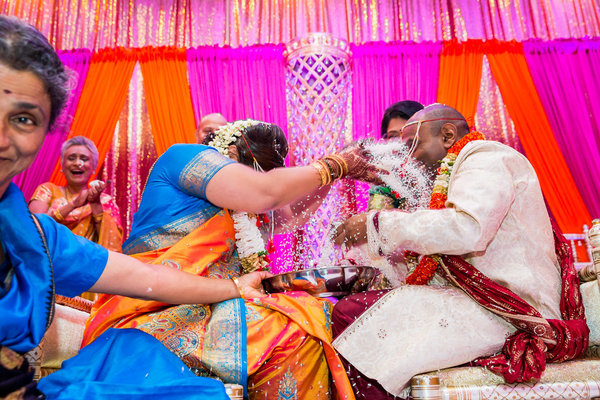 Ảnh cưới truyền thống do Tara Parekh Photography ghi lại