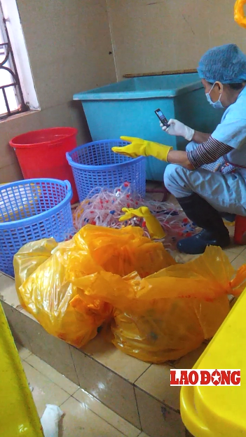 Kinh hoàng công nghệ chế biến rác bẩn ở Bệnh viện Bạch Mai - Ảnh 9