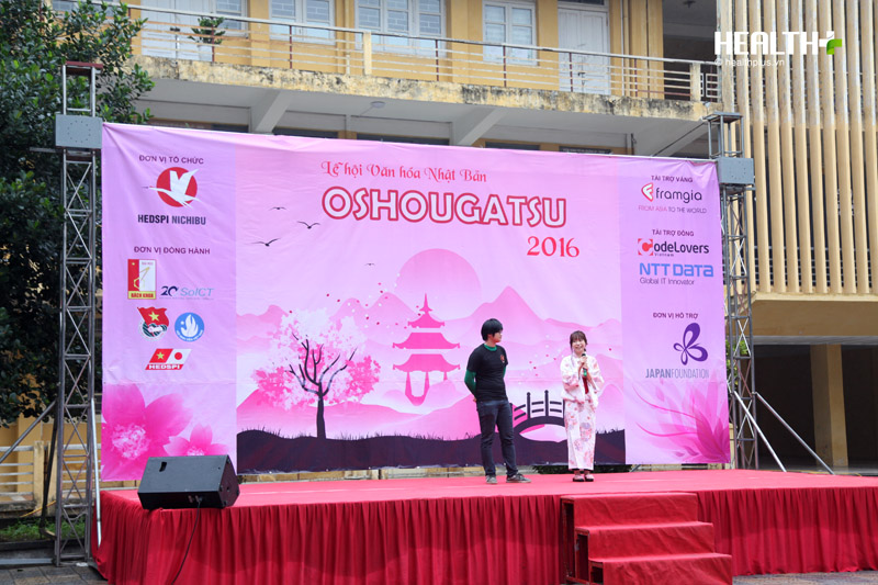 Nhằm tái hiện không gian văn hóa Tết truyền thống của người Nhật tại Việt Nam, Đoàn thanh niên trường Đại học Bách Khoa và Câu lạc bộ tiếng Nhật Hedspi Nichibu đã phối hợp tổ chức chương trình Lễ hội Tết truyền thống Nhật Bản Oshougatsu 2016.
