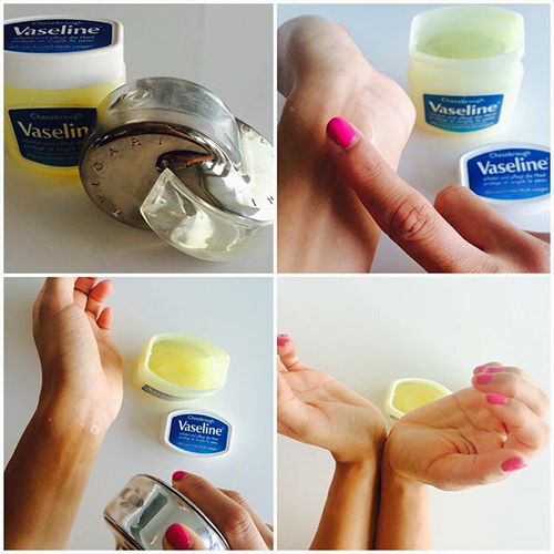 Thoa vaseline lên da trước khi xịt nước hoa sẽ giữ mùi nước hoa thơm lâu hơn. 