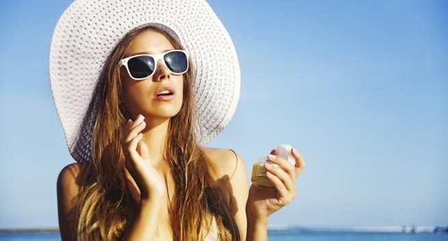 Bí quyết giúp bảo vệ tóc khỏi ánh nắng mặt trời trong mùa Hè