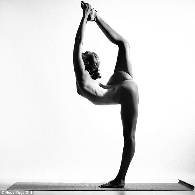 Trước khi bắt tay vào dự án này, Nude Yoga Girl từng tập yoga trong nhiều năm liền. Nhưng cho tới năm 2015, cô mới thực sự đam mê và lao vào luyện tập yoga đều đặn.