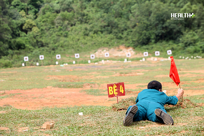 IMC tham gia huấn luyện dân quân tự vệ 2016:  Thực hành bắn đạn thật  - Ảnh 8