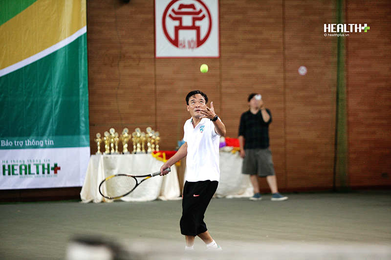 Pha giao bóng trong trận chung kết giải Nâng cao đầy kịch tính của DS. Nguyễn Xuân Hoàng