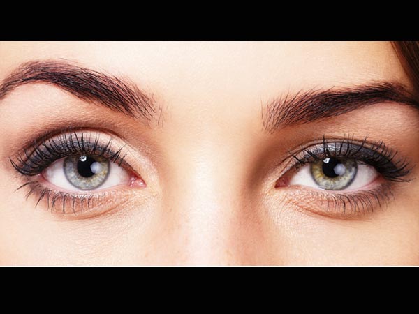 4. Khô mắt: Một trong những nguyên nhân chính gây khô mắt với các triệu chứng như ngứa và sự kích ứng ở mắt được cho là ảnh hưởng của máy điều hòa không khí.