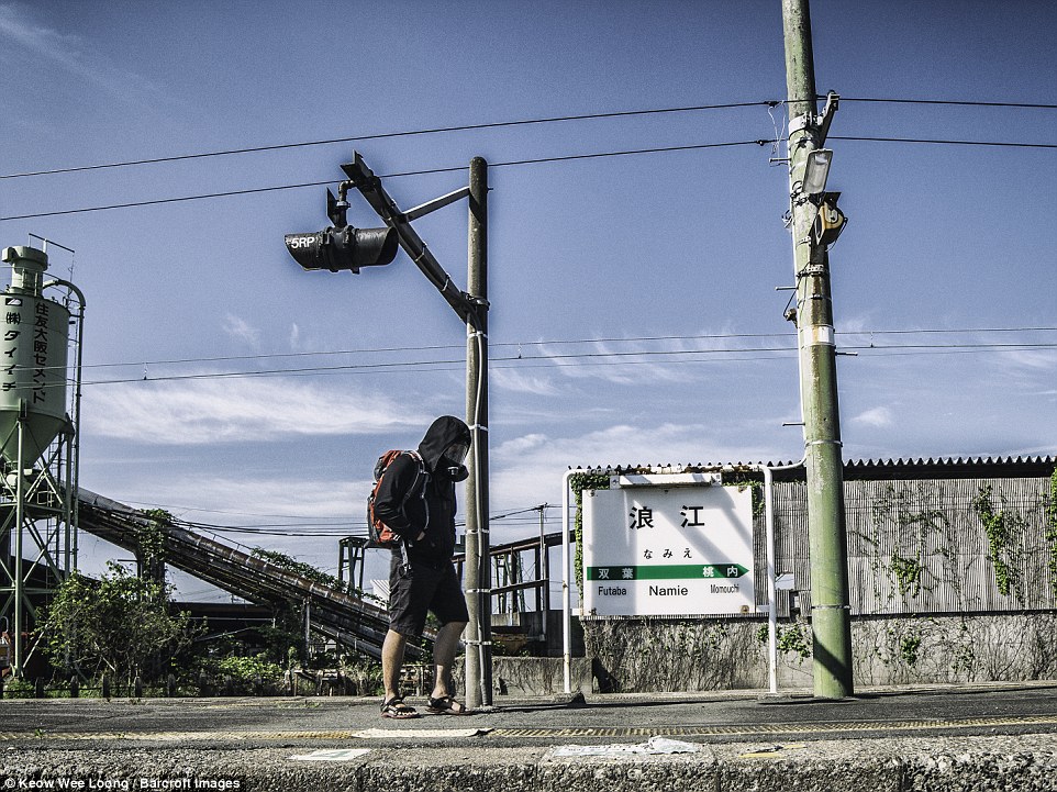 Một ga tàu bỏ hoang ở Futaba, Fukushima.