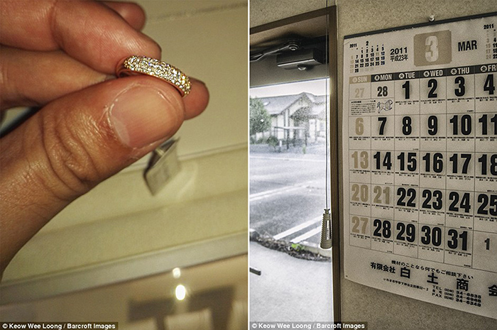 Fukushima như mắc kẹt trong thời gian với những cuốn lịch vẫn ở tháng 3/2011 và các đồ có giá trị như chiếc nhẫn vàng này còn nguyên vẹn sau 5 năm thảm họa.
