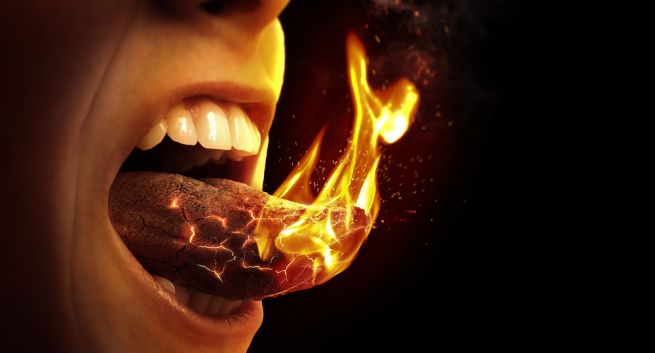 Hội chứng bỏng rát miệng (BMS): BMS là tình trạng phổ biến nhất ở phụ nữ mãn kinh, gây cảm giác đắng, bỏng rát kéo dài trong miệng. Bệnh nhân có cảm giác nóng liên tục trong lưỡi, lợi, môi và thậm chí cả bên trong miệng.