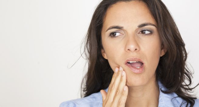 Bệnh nướu răng: Tình trạng viêm và nhiễm trùng trong miệng cũng có thể gây mất vị giác. Ngoài ra, các vấn đề về răng miệng và thói quen vệ sinh răng miệng kém cũng được biết là nguyên nhân gây khô miệng và mất vị giác.