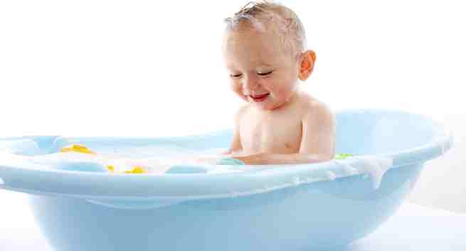 Những lưu ý khi tắm cho trẻ sơ sinh tại nhà - Ảnh 2