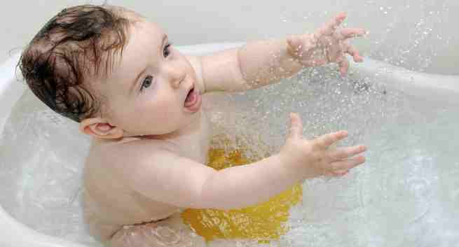 Những lưu ý khi tắm cho trẻ sơ sinh tại nhà - Ảnh 4