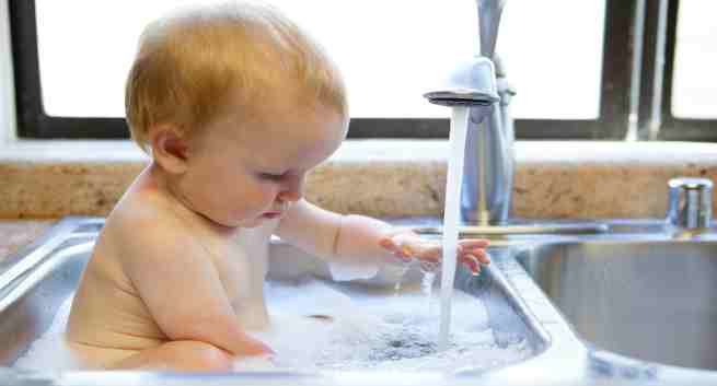 Những lưu ý khi tắm cho trẻ sơ sinh tại nhà - Ảnh 5