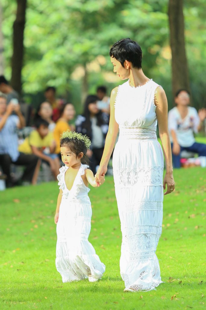 Giám đốc catwalk, siêu mẫu Xuân Lan cùng con gái. Chị chia sẻ thông qua chương trình này có thể tìm ra những gương mặt sáng giá, tiềm năng cho làng người mẫu Việt