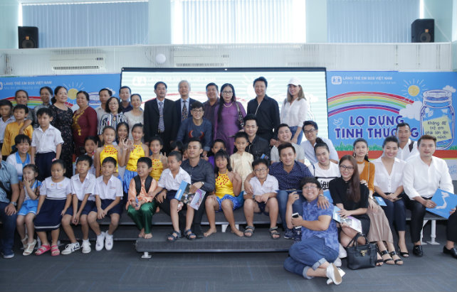 Các sao Việt nô nức chung sức chung lòng đỡ đầu trẻ em SOS - Ảnh 2