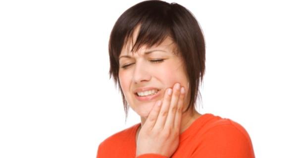 Sâu răng: Đường có trong nước ngọt khi kết hợp với các vi khuẩn trong miệng sẽ tạo thành acid đường. Acid đường sẽ phản ứng với men răng làm cho răng xốp và xuất hiện các lỗ nhỏ, dẫn đến sâu răng.