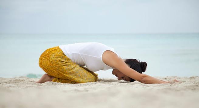 5 tư thế yoga giúp bạn cảm thấy hạnh phúc hơn - Ảnh 5