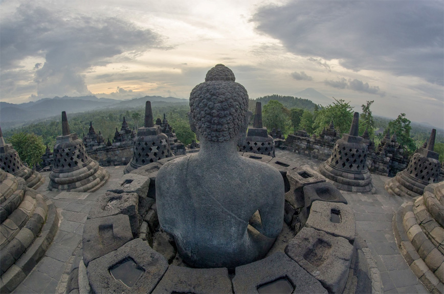 Chiều muộn tại ngôi đền Borobudur, Indonesia - Ảnh: Johan Georget