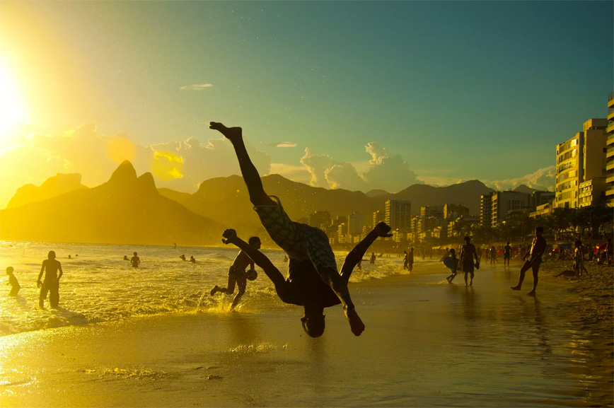 Điệu nhảy Capoeira của Brazil – Ipanema, Brazil - Ảnh: Giovani Cordioli