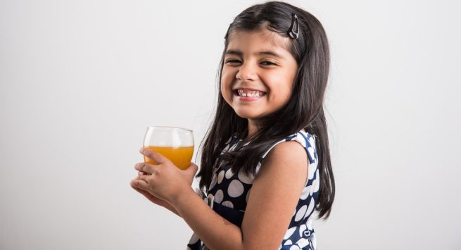 Đồ uống có gas và đường: Các nghiên cứu cũng đã chỉ ra rằng, bằng việc hạn chế lượng thức uống có đường và đồ uống có gas cũng có thể giúp trẻ hạn chế calorie và ngăn ngừa tăng cân, béo phì.