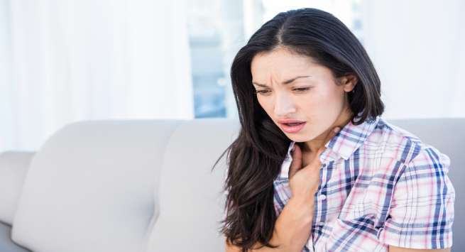 Khó thở: Tình trạng dị ứng kháng sinh có thể gây co thắt phế quản, làm hạn chế lượng không khí hít thở. Điều này có thể dẫn tới tình trạng khó thở, thở khò khè, ho và đau ngực.