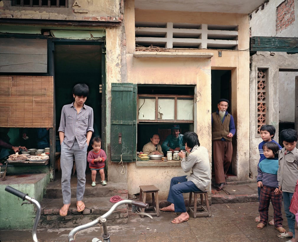 Những quán ăn bình dân trên phố Mã Mây vào năm 1988.