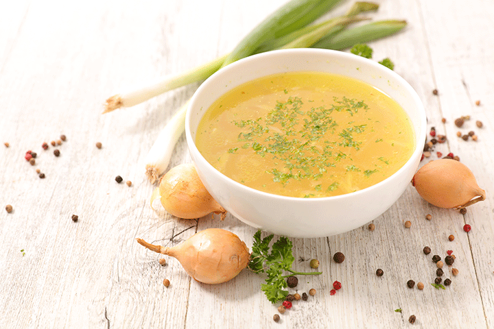 Nước dùng gà, nước hầm gà: Công thức đơn giản cho bà nội trợ vụng về