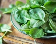 Rau chân vịt giàu sắt nhưng không dễ hấp thụ, nên chế biến ra sao? 