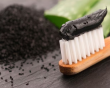 Làm trắng răng bằng than hoạt tính sao cho đúng?