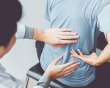 Đau thần kinh tọa do thoát vị đĩa đệm chèn dây thần kinh phải làm sao?