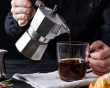 Uống cà phê ảnh hưởng đến sức khỏe xương?