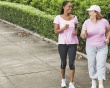 Đi bộ giúp giảm triệu chứng khó chịu do mãn kinh