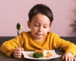 Làm sao để con trẻ bớt kén ăn?