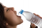 9 mẹo để uống nước nhiều hơn