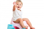 5 bước “huấn luyện” trẻ cách ngồi bô