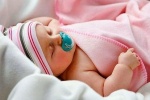 Núm vú giả ngừa đột tử ở trẻ sơ sinh