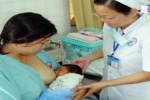 Chăm sóc mẹ và bé sau sinh thường