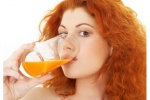 Uống nhiều nước cam dễ bị ung thư da