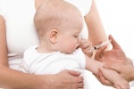 Nên chọn tiêm vaccine viêm não mô cầu nào cho trẻ?
