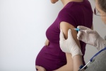 Phụ nữ mang thai có nên tiêm phòng ho gà?