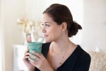 8 loại trà thảo mộc giúp chữa viêm họng, cảm cúm
