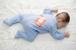Nằm sấp khi ngủ có thể gây đột tử ở trẻ sơ sinh