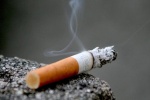 Điếu thuốc mẹ hút đầu độc con gấp 1,5 lần cha