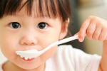 Cho trẻ ăn sữa chua vào mùa Đông có hại?
