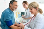 Người cao tuổi điều trị tăng huyết áp cần lưu ý những gì?
