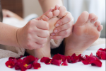 5 phút massage chân phòng biến chứng đái tháo đường