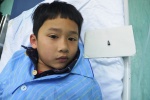 Cậu bé 7 tuổi bị đầu bút bi mắc trong phế quản