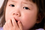 Trẻ đang bị viêm phế quản có nên tiêm phòng?