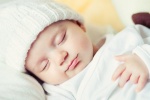 Trẻ dưới 6 tháng tuổi ngủ ít, tại sao?
