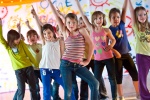 Infographic: Vì sao nên cho trẻ học nhảy?